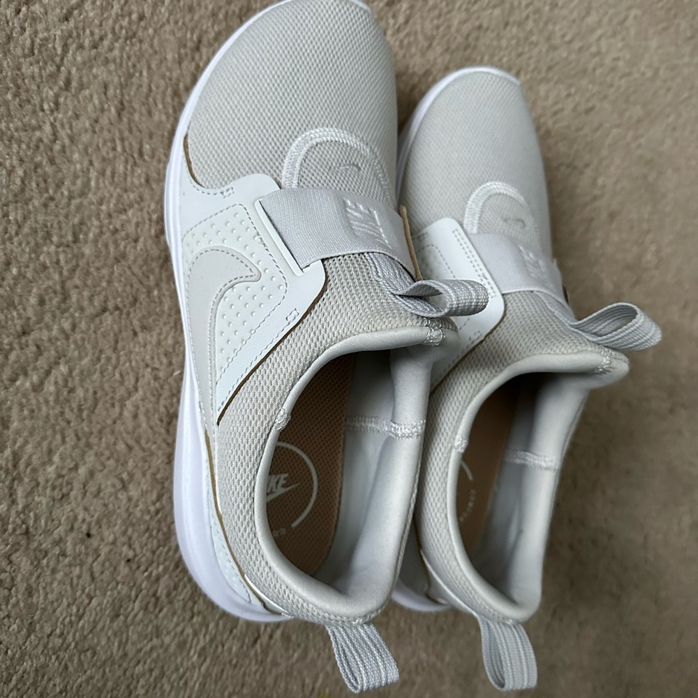 Nike, White Size 7.5